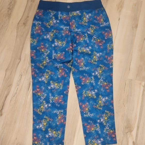 NEW! LANDS' END Plus Size High Rise Floral Straight Leg Active Pants 14/16. - Picture 5 of 9